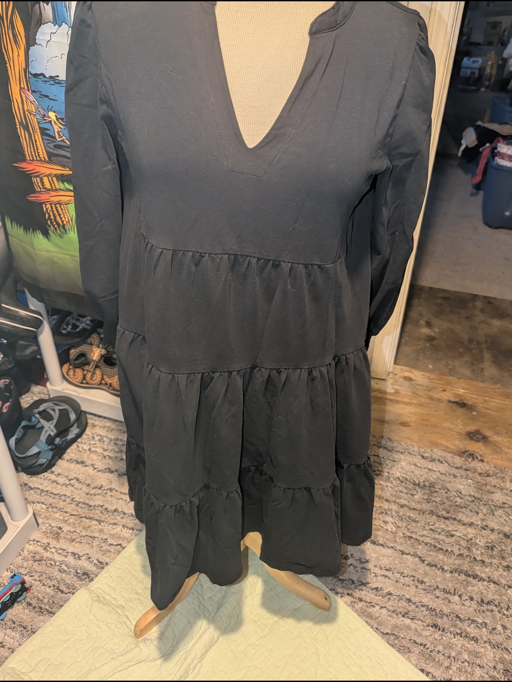 Duffield Lane Black V-Neck Tiered Mid Sleeve Dress